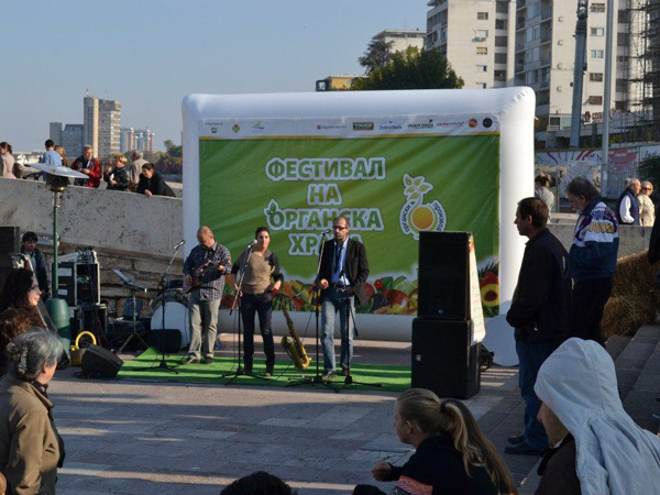 318541_302615513084508_291281240884602_1299921_1019075389_n