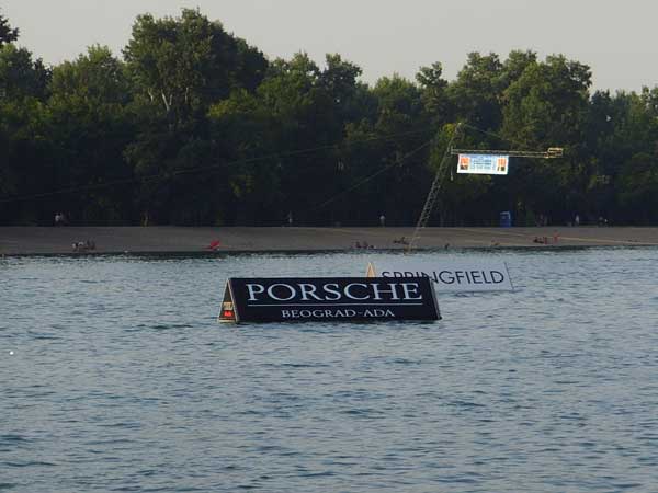 Trouglasti-bilbord-02